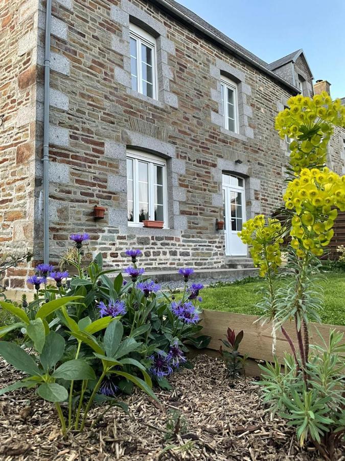 Maison De La Besliere Meuble De Tourisme 2 Etoiles Folligny Eksteriør billede